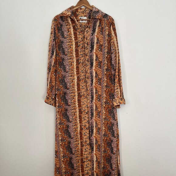 Vintage Feather Pattern Pearl Button Maxi - Picture 1 of 8
